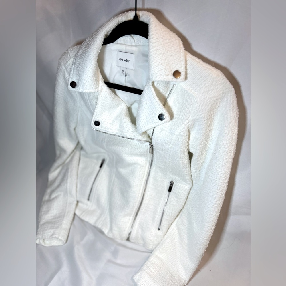 Petite Women’s White Jacket XS